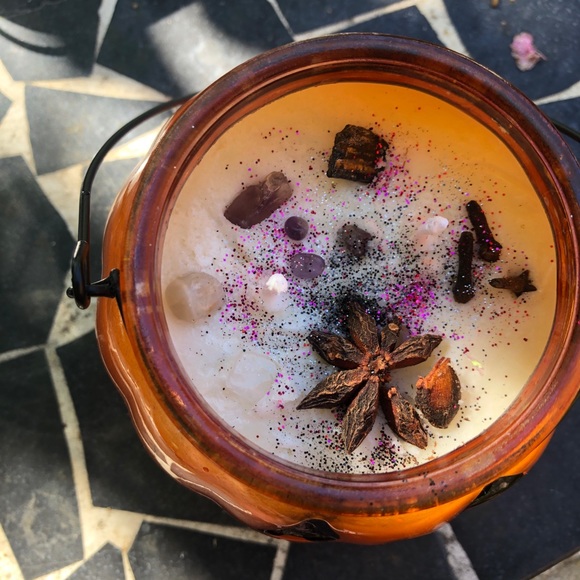 Pumpkin Harvest Candle ✨ Back in Stock! - Picture 3 of 8